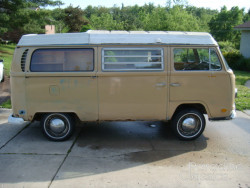 Tan 1970 Volkswagen Bus